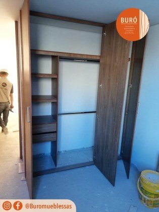 Closet puertas habatibles 12.4.jpg